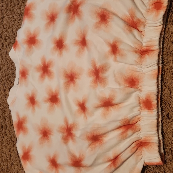Levi's Women's White and Orange Crop Floral Sweatshirt Size Medium - Picture 5 of 5